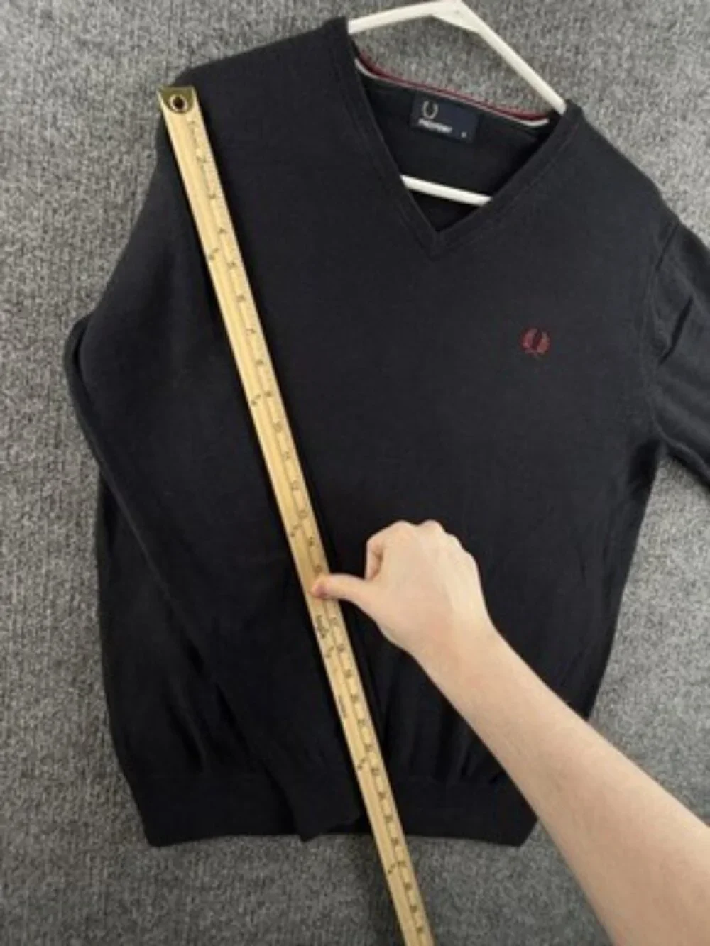 Fred Perry Navy Blue Medium Logo Sweater Pullover V-Neck Men Knit Solid Preppy